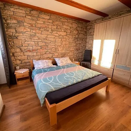 Milka Villa *